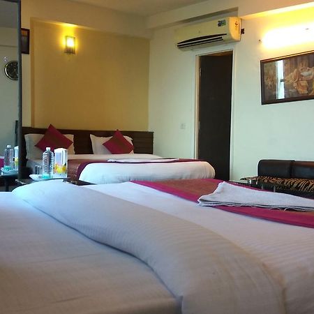 Airport Hotel Port View Nuova Delhi Esterno foto