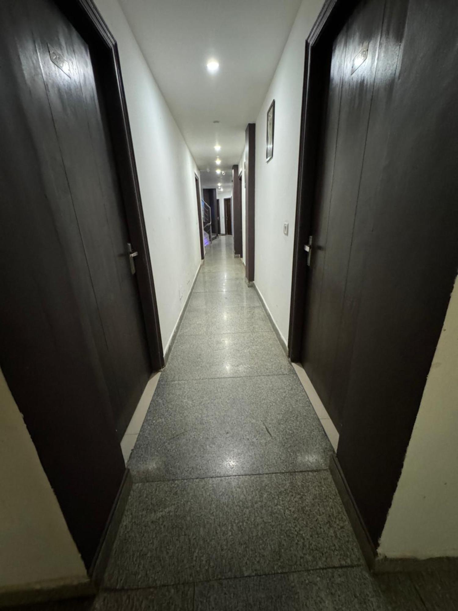 Airport Hotel Port View Nuova Delhi Esterno foto