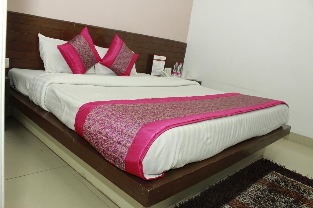Airport Hotel Port View Nuova Delhi Esterno foto