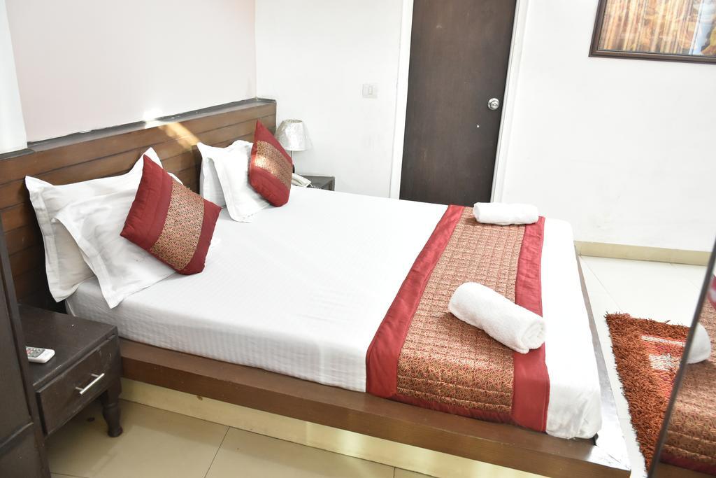 Airport Hotel Port View Nuova Delhi Esterno foto
