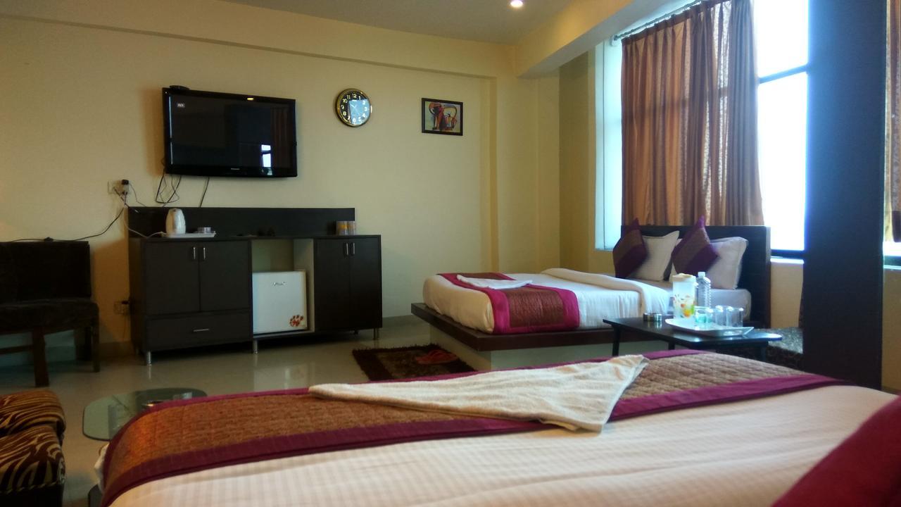 Airport Hotel Port View Nuova Delhi Esterno foto