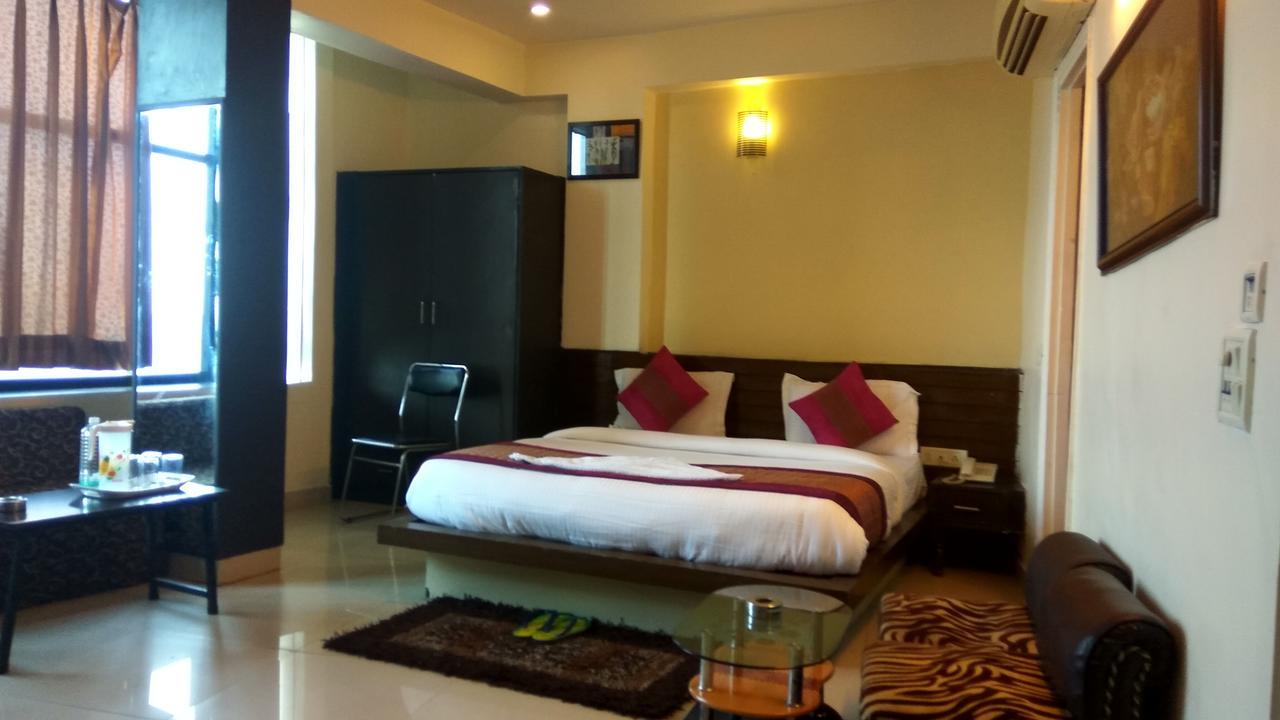 Airport Hotel Port View Nuova Delhi Esterno foto