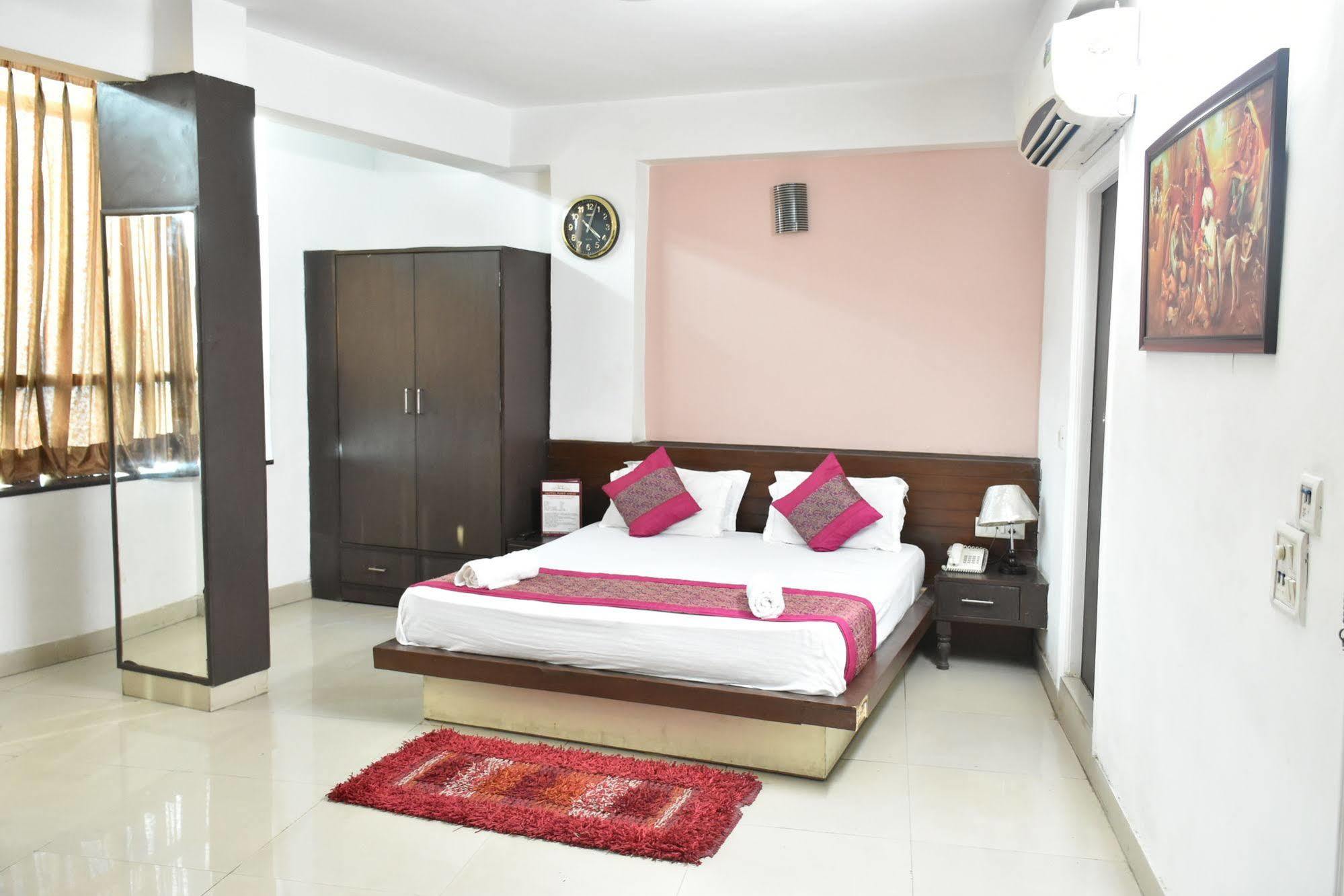 Airport Hotel Port View Nuova Delhi Esterno foto