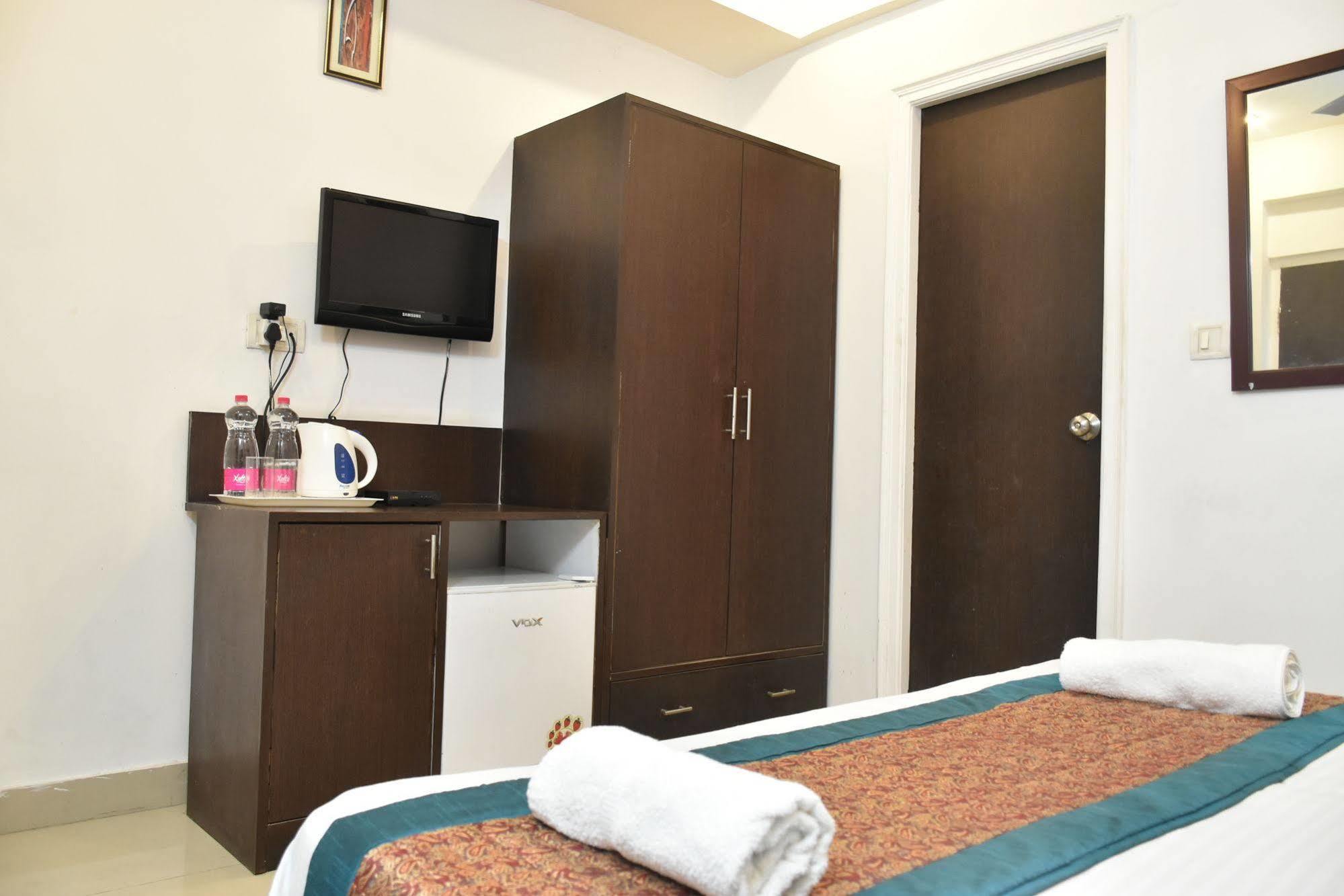 Airport Hotel Port View Nuova Delhi Esterno foto